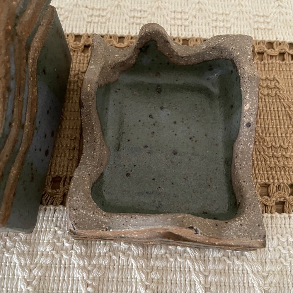 Handmade Artistic Wave Pattern Stone Box - Picture 9 of 11